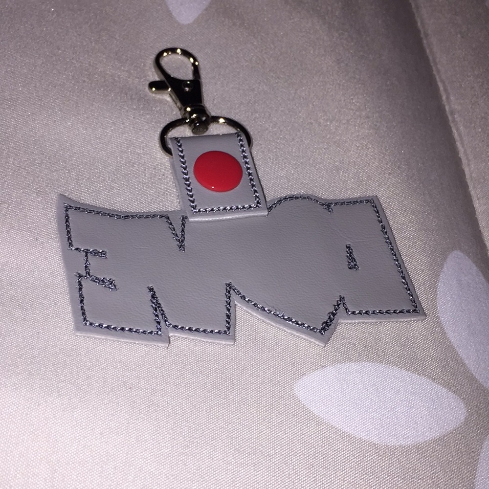 Football Keychain 🏈❤️ - Picture 2 of 2